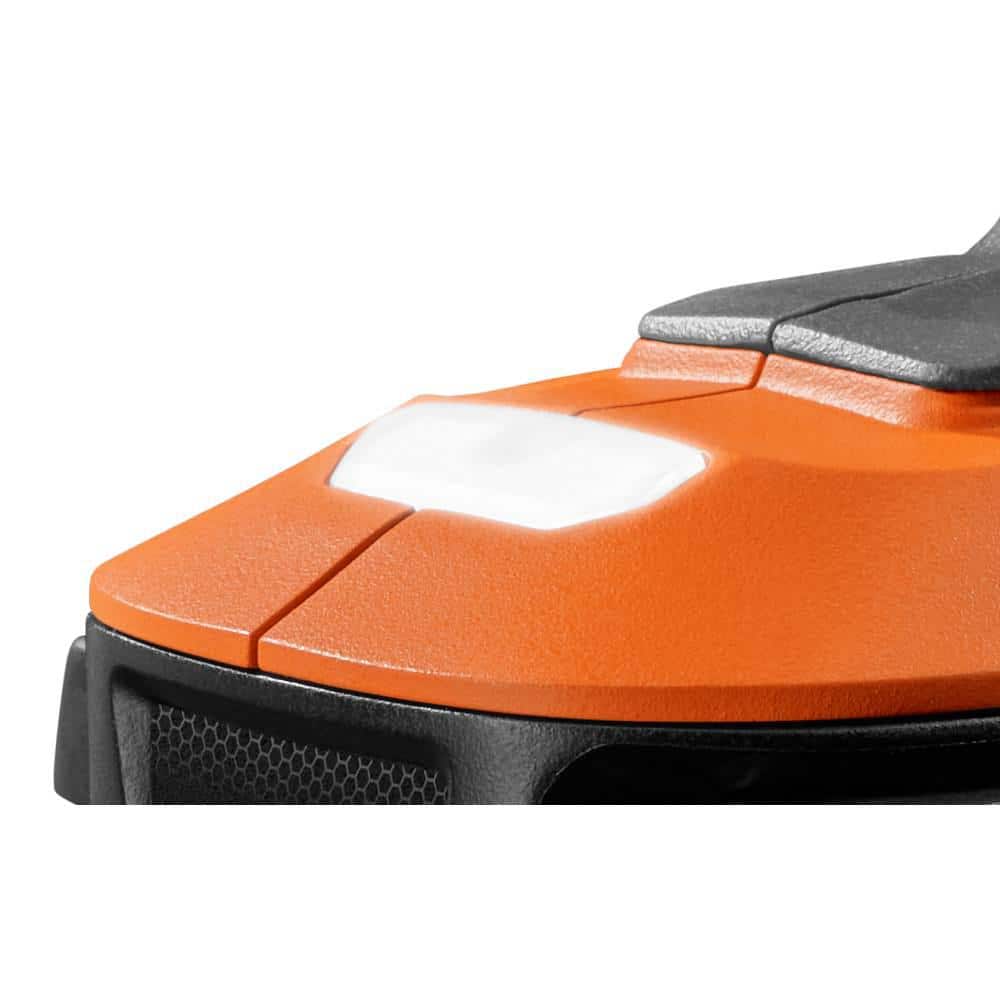 Perceuse-visseuse à percussion sans fil 18 V 1/2 po avec batterie 4 Ah MAX, chargeur 18 V et sac à outils.